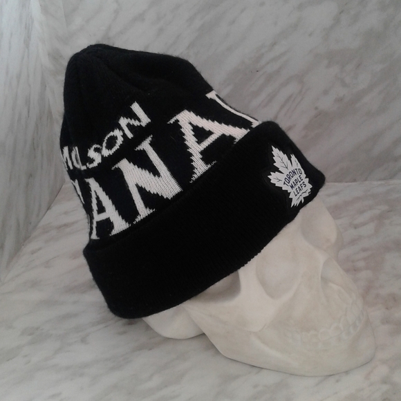 Toronto Maple Leafs Canada Hockey Beanie winter Hat Cap toque one size fits all - Picture 3 of 4